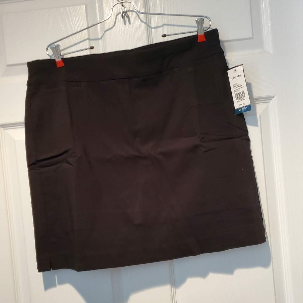 Black Skort. Kim Rogers. Size 16 average. NWT.